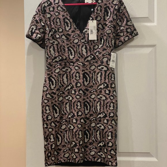 Rose gold short V-neck sequin dress - Picture 1 of 3